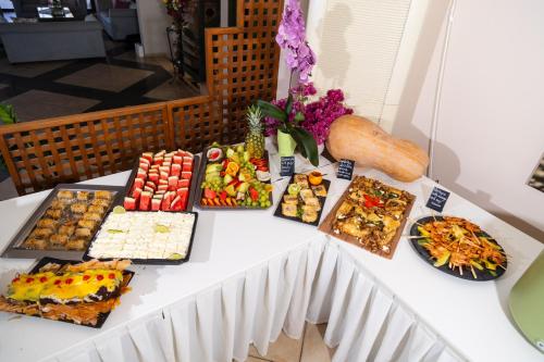 Makanan di atau berdekatan aparthotel ini