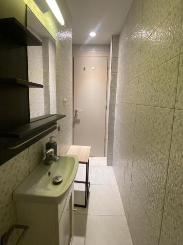 Stylish modern flat downtown