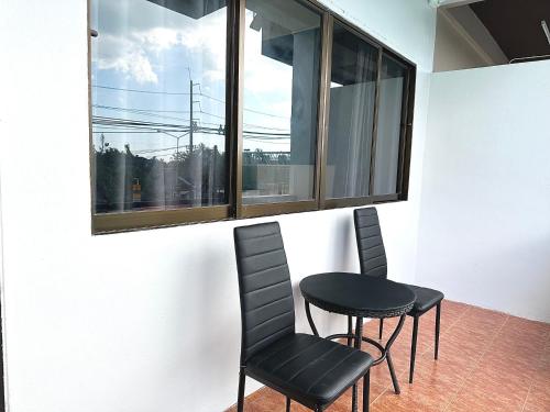Μπαλκόνι ή βεράντα στο จิมเบ โคซี่เทล เขาหลัก Zimbei Cozytel Khaolak