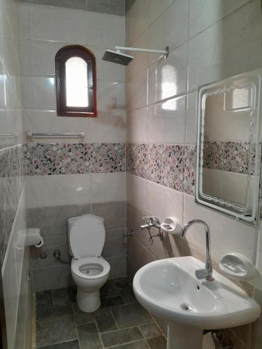 Un baño de Kashta Nubian Guest Houst
