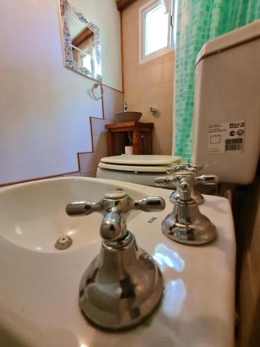 Et badeværelse på Cabaña Sol de Medianoche Delta Tigre