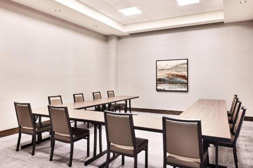 Kawasan bisnes dan/atau bilik persidangan di AC Hotel by Marriott Columbus Downtown