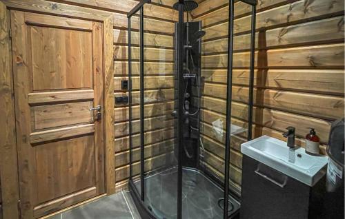 Bilik mandi di Amazing Home In Koppang