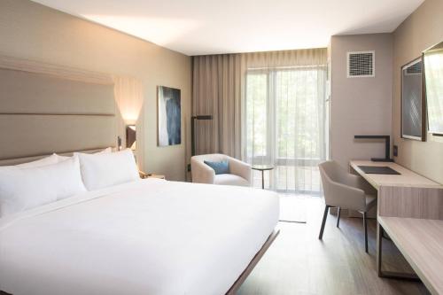 AC Hotel by Marriott Boston Cleveland Circle Image
