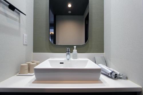 KOKO HOTEL Residence 京都 二条城にあるバスルーム
