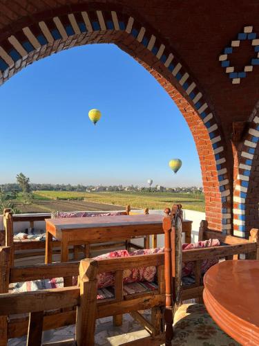 Gambar di galeri bagi Quiet Gate Guest House di Al Aqālitah