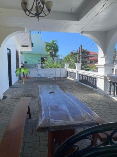 Μπαλκόνι ή βεράντα στο Anton & Isabel Charming Home in Bangued