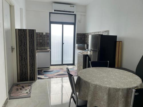 Η κουζίνα ή μικρή κουζίνα στο Yanaya Stay