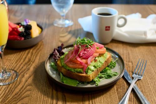 Jídlo v hotelu nebo okolí