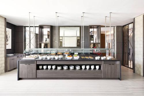 AC Hotel by Marriott Miami Airport West/Doral photo 40