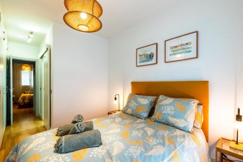 Free parking and 10 min walk to the city centre
