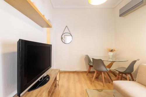 F & B Collection - Flat for 3