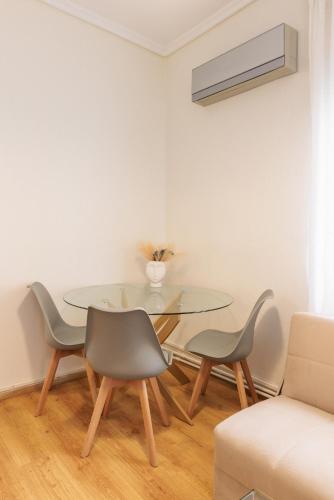 F & B Collection - Flat for 3