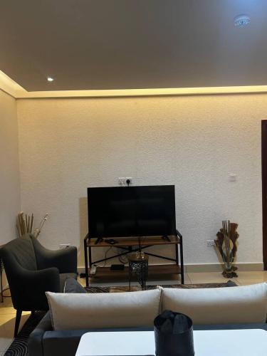 Televisyen dan/atau pusat hiburan di Ghana Homes