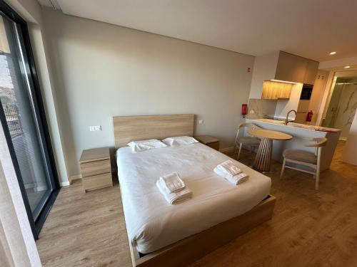 New Douro 406 with shared pool and parking