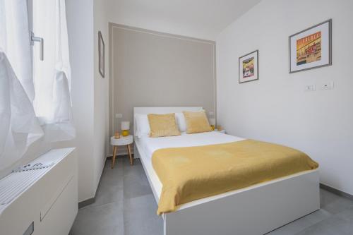 Via Ponte alle Mosse, 19 - Florence Charming Apartments - A chic, newly renovated apartment near Tram Leopolda, a few min from downtown