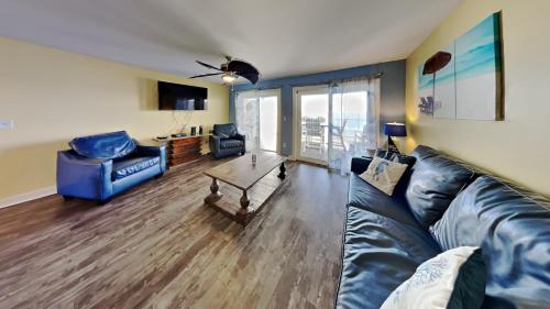 Posezení v ubytování Put-in-Bay Waterfront Condo #110