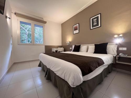 Hotel Travessera Image