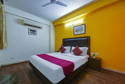 Ένα ή περισσότερα κρεβάτια σε δωμάτιο στο Hotel Bijwasan Near Yashobhomi