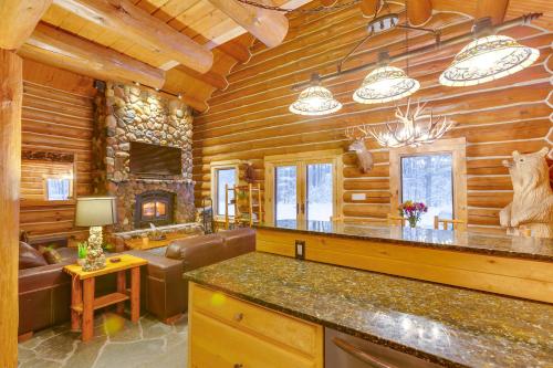 Gambar di galeri bagi Secluded Traverse City Retreat 11 Mi to Downtown! di Traverse City