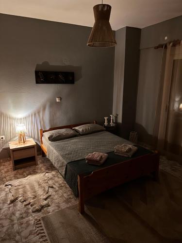 Postel nebo postele na pokoji v ubytování Άνετο διαμέρισμα - Κέντρο Ξάνθης