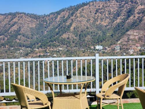 Fotografie z fotogalerie ubytování Kasauli Green View With Pool by Kasauli Vista v destinaci Kasauli