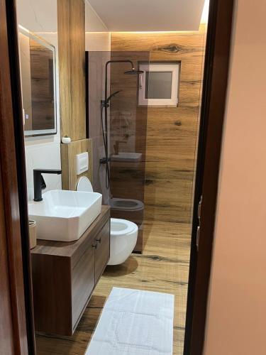 Ένα μπάνιο στο Hotel Europa Prishtina