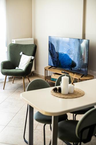 Ariadnes cosy apartment- walk everywhere