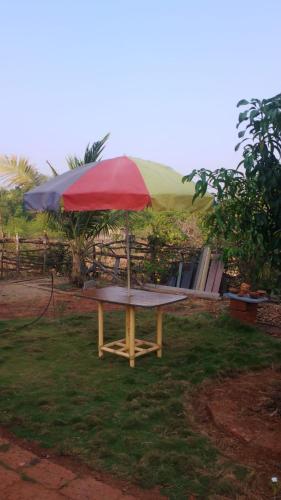 Κήπος έξω από το CLASSIC ANAND Bungalow-Imperial Suite Tarkarli