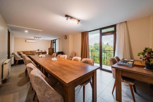 Posezení v ubytování Hotel Khulo lnn