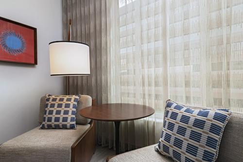 Posezení v ubytování Hotel Indigo Irving - Las Colinas by IHG