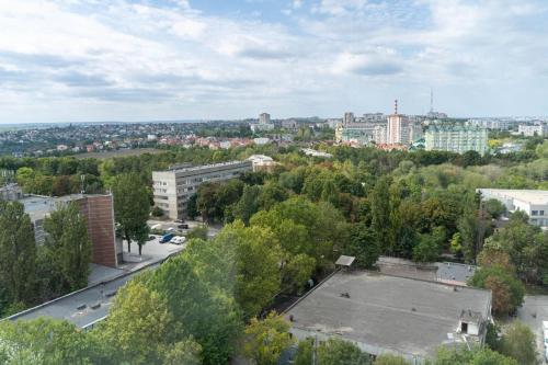 Vedere generală la Chişinău sau o vedere a orașului de la acest apartament