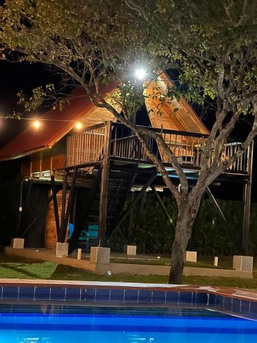 Kolam renang di atau dekat dengan Ecohotel el Obelisco
