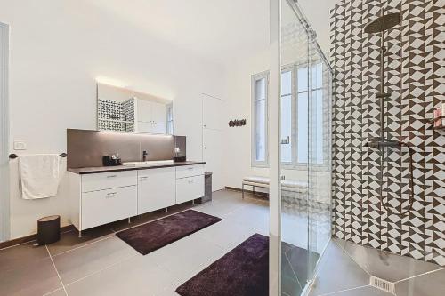 Photo de la galerie de l'établissement Premium Apartment Seine View and Eiffel Tower, à Paris