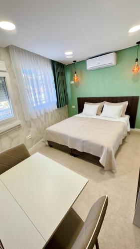 Las Americas Ponderosa apartment