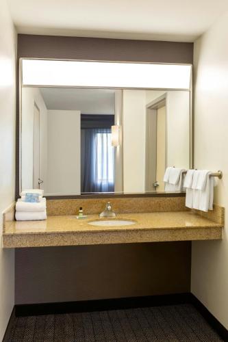 Gambar di galeri bagi Courtyard by Marriott Madison West / Middleton di Middleton