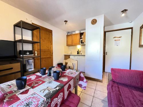 Photo de la galerie de l'établissement Résidence Le Schuss 1 - Appartement au pied des pistes avec vue sur les montagnes MAE-7441, à Flumet