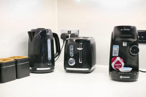 Churchill Square Views - 1 Bed Central Brighton Apartment - 400m to Beach - Sleeps 4 photo 13