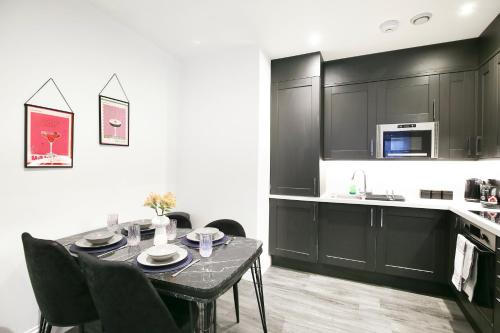 Churchill Square Views - 1 Bed Central Brighton Apartment - 400m to Beach - Sleeps 4 photo 14
