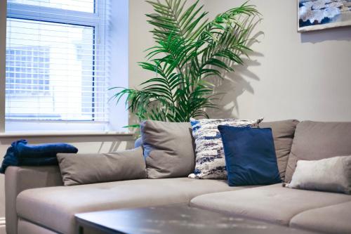 Churchill Square Views - 1 Bed Central Brighton Apartment - 400m to Beach - Sleeps 4 photo 17