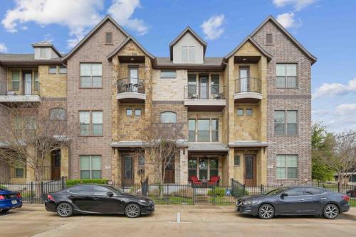 Fotografie z fotogalerie ubytování Northgate Nest Townhome 2 BR 2.5 BA Office Walk to TAMU v destinaci Bryan