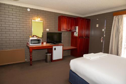 Nhà bếp/bếp nhỏ tại Tumut Valley Motel Pet Friendly