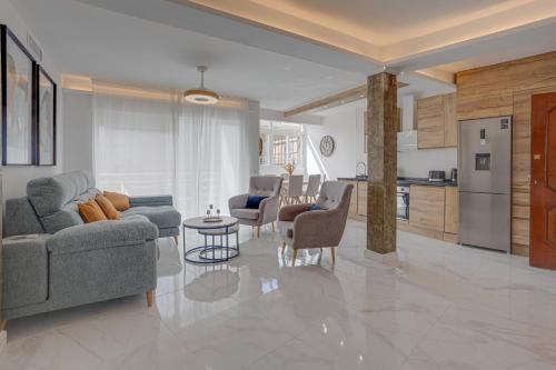 NEW 3 BEDROOMS APARTMENT 100 METERS TO RADA BEACH old town Estepona