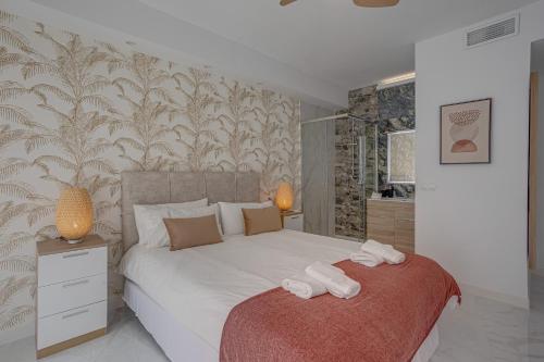 NEW 3 BEDROOMS APARTMENT 100 METERS TO RADA BEACH old town Estepona