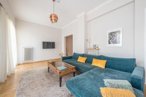 Spacious 2BDs Apt With Acropolis View In Center