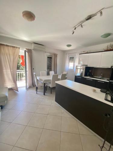 Apartments by the sea Brodarica, Sibenik - 23656