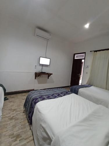 Katil atau katil-katil dalam bilik di Wahyu Gili 1