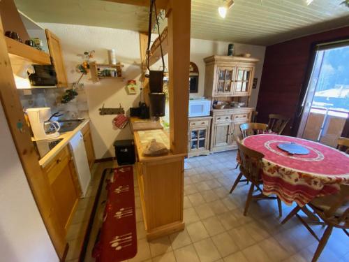 Fotografie z fotogalerie ubytování Appartement à Abondance, à deux pas du centre, avec parking - FR-1-692-109 v destinaci Abondance