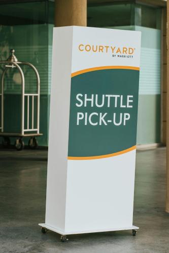 Certificat, récompense, panneau ou autre document affiché dans l'établissement Courtyard by Marriott Los Angeles LAX / Century Boulevard