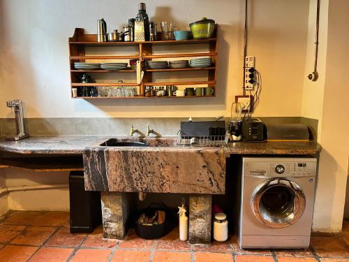 Dapur atau dapur kecil di Paardekloof Farmhouse